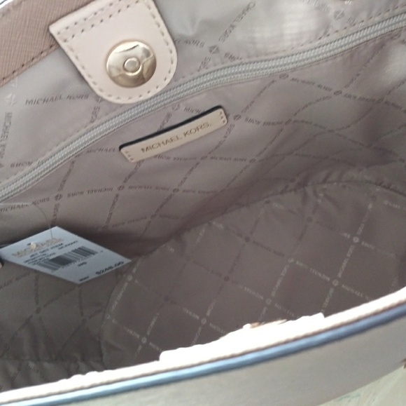 NWT MICHAEL KORS LEATHER JET SET ITEM MEDIUM TOTE - Picture 6 of 13